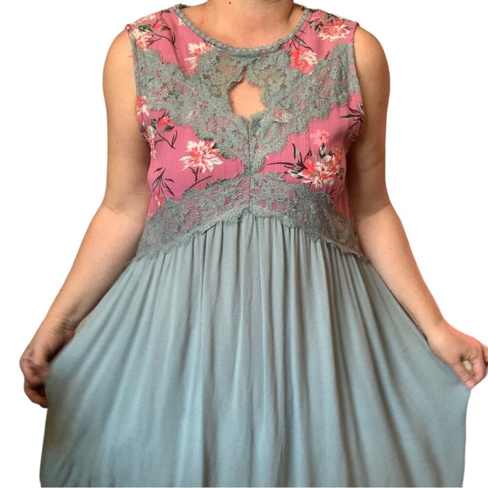 Umgee | Sleeveless Shift Keyhole Dress | Floral Print & Lace Bodice | Sage-Mint - Picture 14 of 15